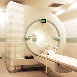 磁気共鳴画像装置MRI写真